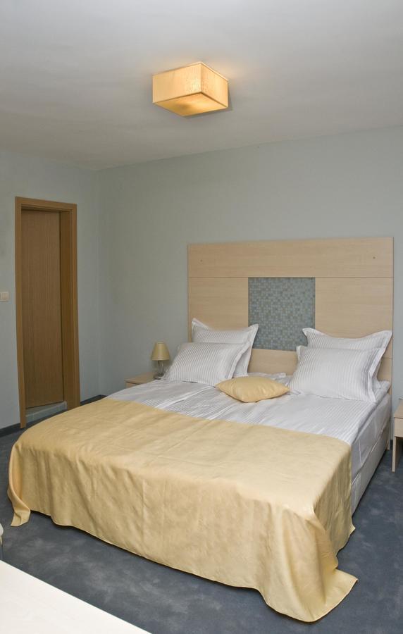 Hotel 4 Zona Sofie Exteriér fotografie
