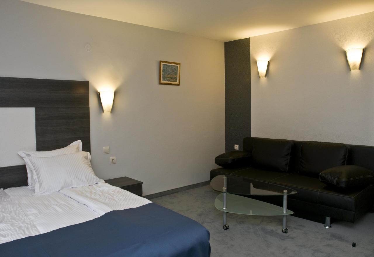 Hotel 4 Zona Sofie Exteriér fotografie